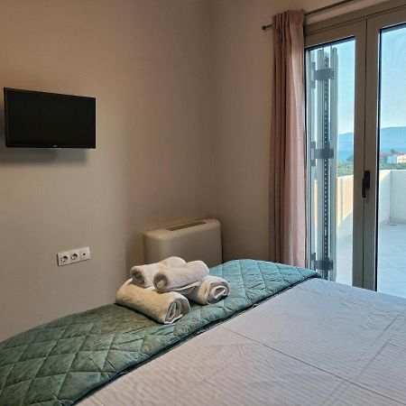 Gythio Mare Apt Apartamento Mavrovoúnion Exterior foto